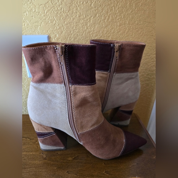 Elegant Colorblock Women's Boots Size 8 - Picture 3 of 8